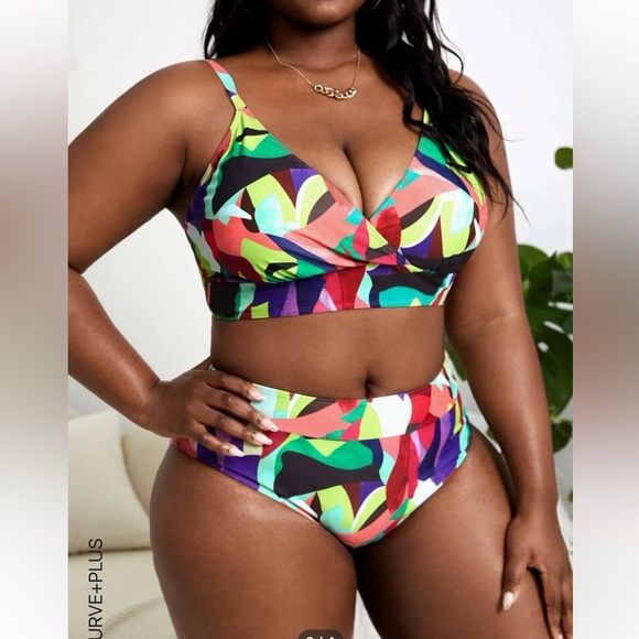 🍉Shein plus size all over print bikini swimsuit multi colour, 1X - Picture 3 of 8